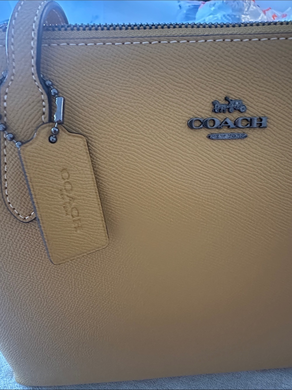 Authentic Coach  Zip Tote - Picture 3 of 10